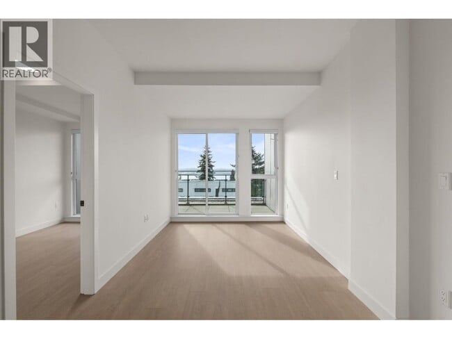 Photo du bâtiment - 422 E 3rd St