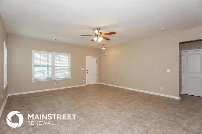 Building Photo - 3324 Saddlebrook Dr