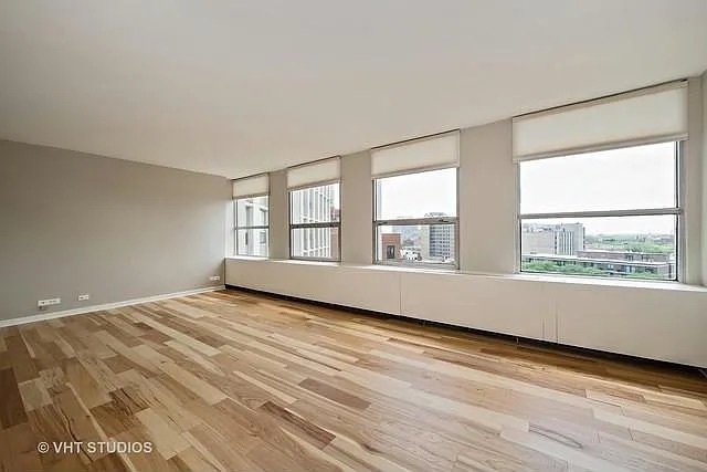 Building Photo - 2626 N Lakeview Ave