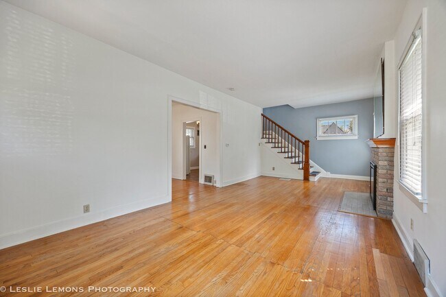 Foto del edificio - 826 N Center St