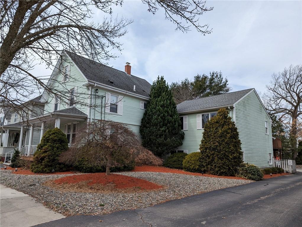 212 Summit St Unit 2, East Providence, RI 02914 Room for Rent in East