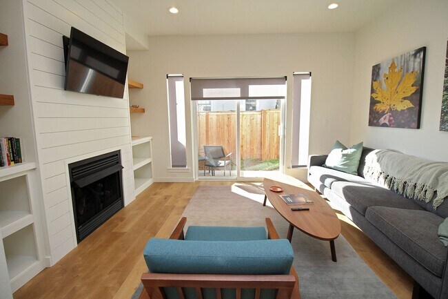 Foto del edificio - 5723 S Kelly Ave