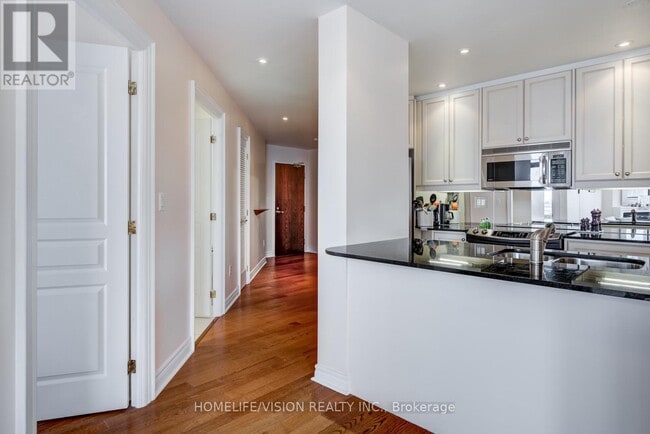 Building Photo - 100 Hayden St