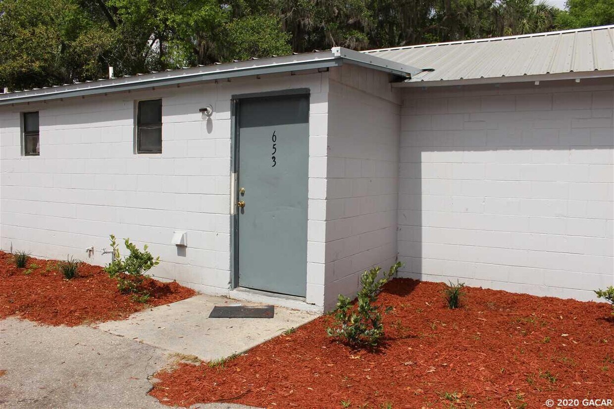 653 NE Waldo Rd, Gainesville, FL 32641 House for Rent in Gainesville