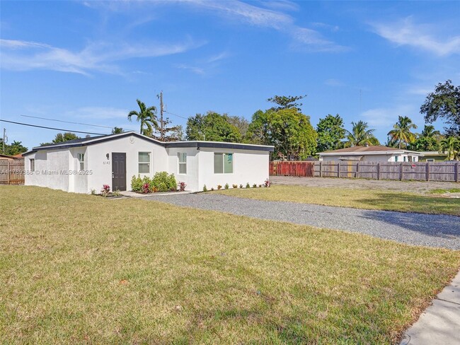 Building Photo - 6147 SW 40th St