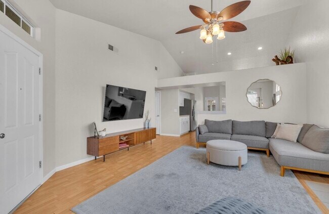 Foto del edificio - 8639 N Talladega Way