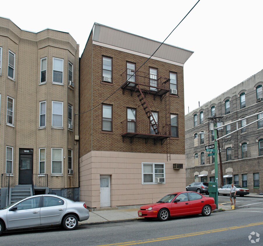 Building Photo - 1617 New York Ave