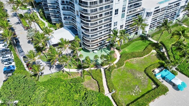 Foto del edificio - 16711 Collins Ave