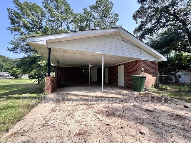 Building Photo - 3312 Little John Dr