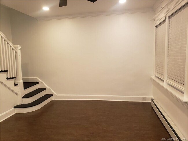 Foto del edificio - 379 Remington St
