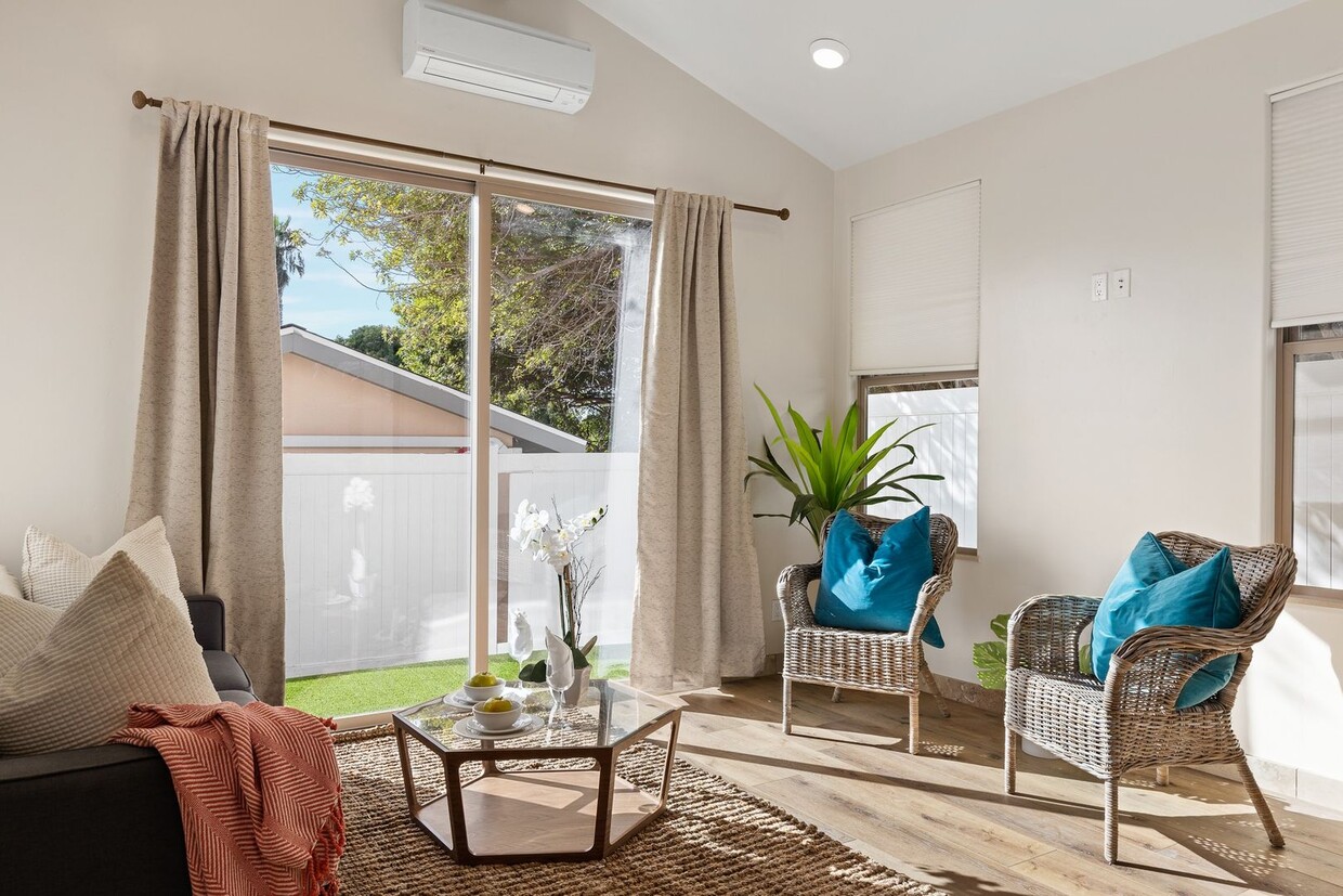 Primary Photo - Charming 1 bed/1 bath Detached Guest House...