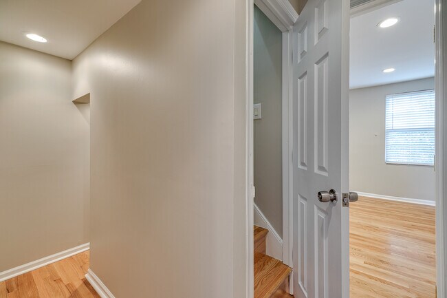2nd floor landing - 2012 Memphis St