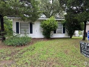 Building Photo - 1319 S Houston Ave