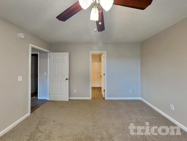 Foto del edificio - 108 Woodlands Village Dr