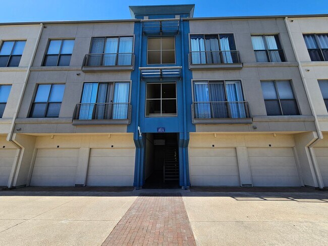 Building Photo - Aridi-4414 Cedar Springs Dr Unit 311