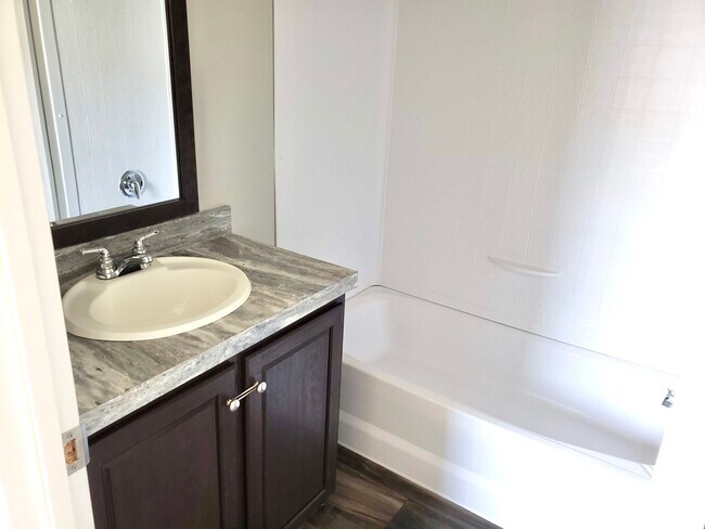 Foto del edificio - 421 N 200 W St