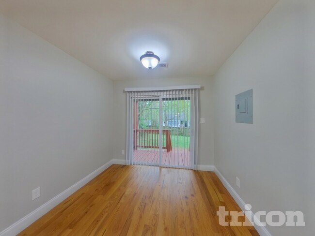 Building Photo - 2836 Attaberry Dr