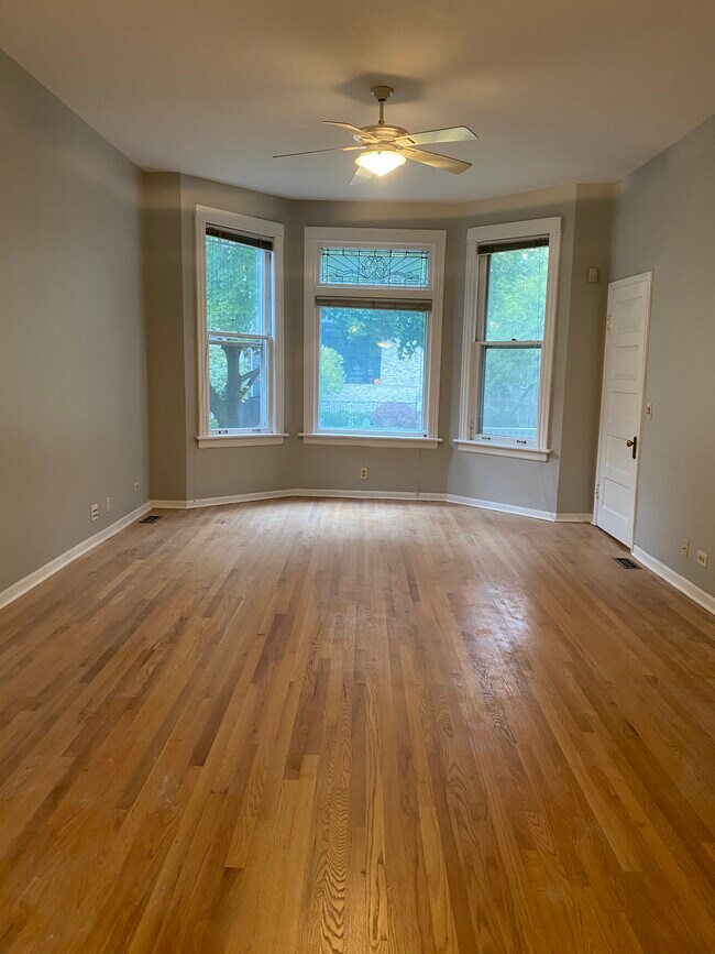 living room - 2172 W Eastwood Ave