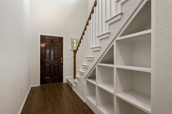 Foto del edificio - 10612 Turnbull Loop