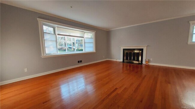 Foto del edificio - 23 Maplewood Rd