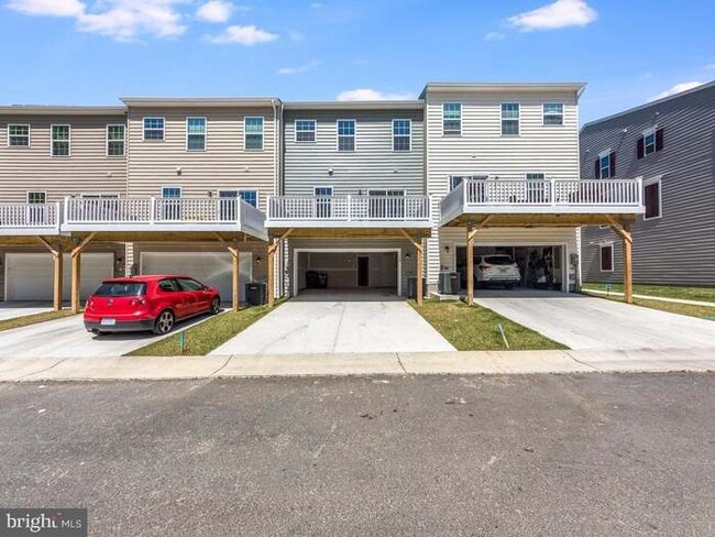 Building Photo - 1124 Dovetail Cir