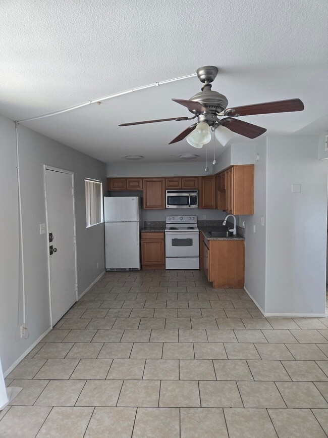 Foto del edificio - 3853 Soda Springs Dr