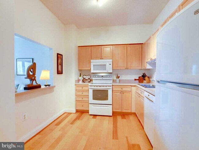 Building Photo - 3005 S Leisure World Blvd