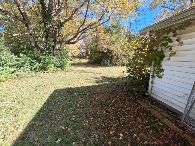 Building Photo - 6105 Oakdale Ln