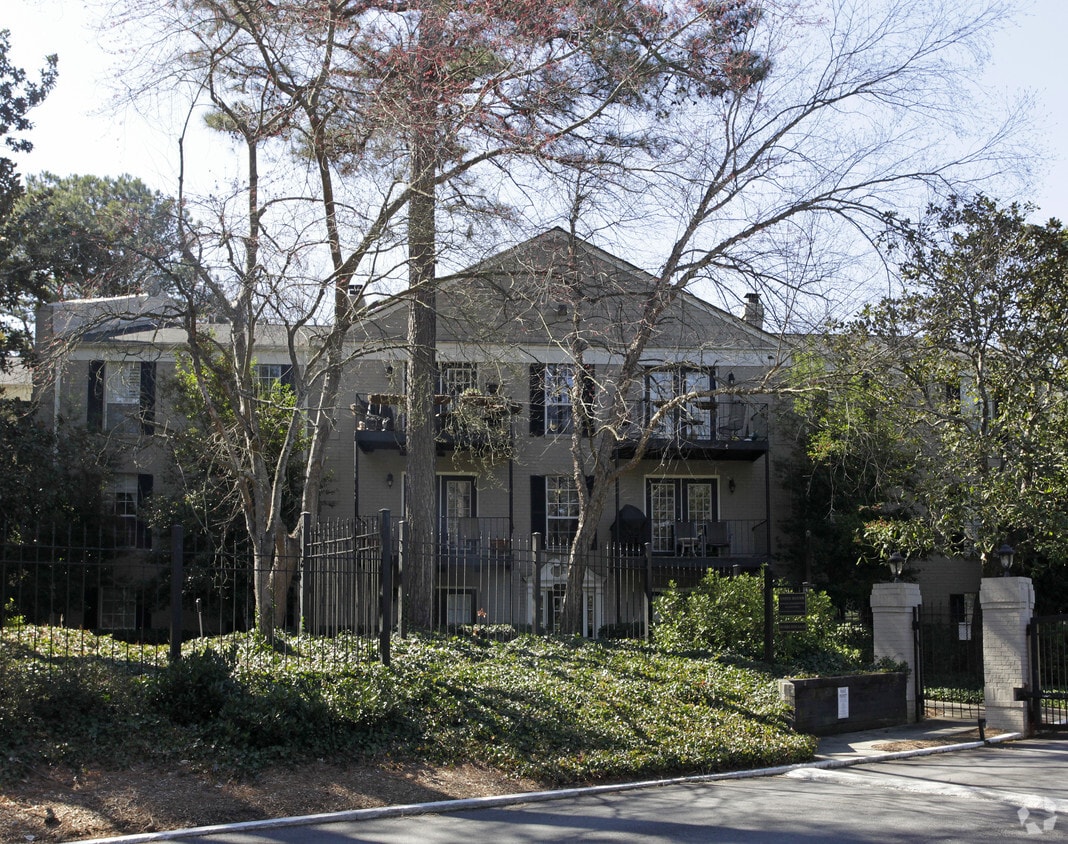Primary Photo - Essex House