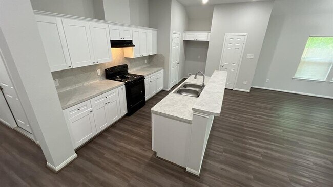 Building Photo - 9514 Chesterfield Dr