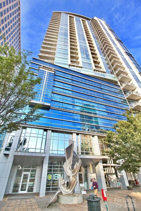 Primary Photo - 333 W Trade St