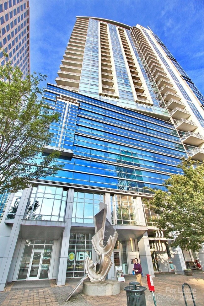 Building Photo - 333 W Trade St
