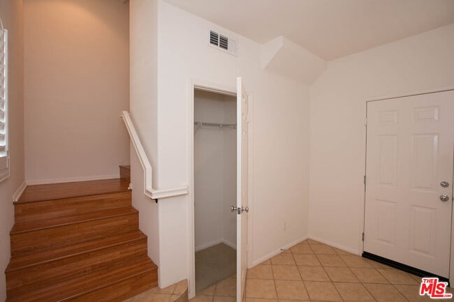Building Photo - 720 S San Fernando Blvd