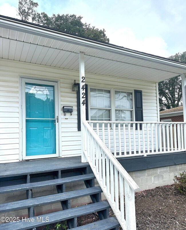 Building Photo - 2424 Louisiana St