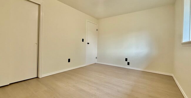 Building Photo - 20301 71st St E