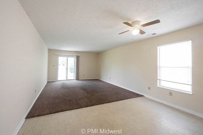 Building Photo - "Charming 3-Bed, 2-Bath Home in Indianapolis – Cozy 1196 Sq Ft Haven Awaits!"