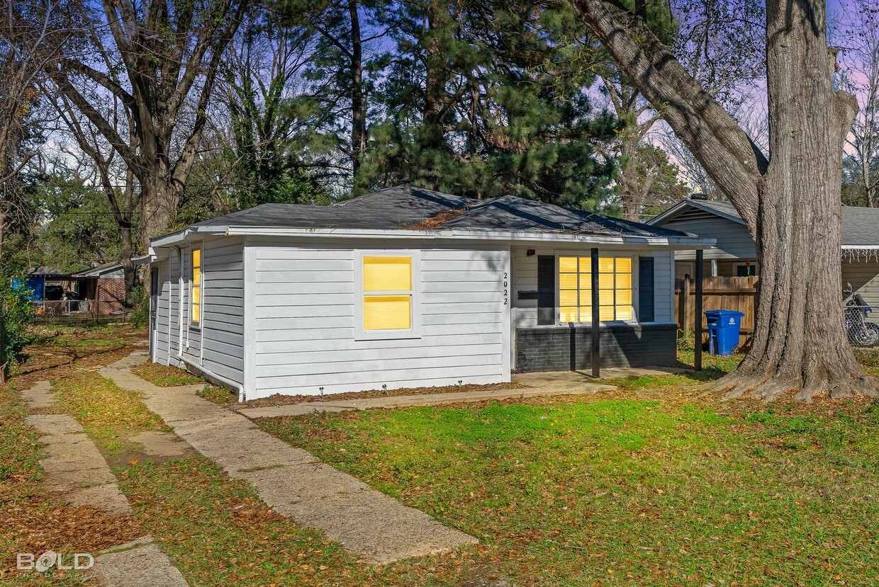 Primary Photo - Charming 3 Bed 1 Bath