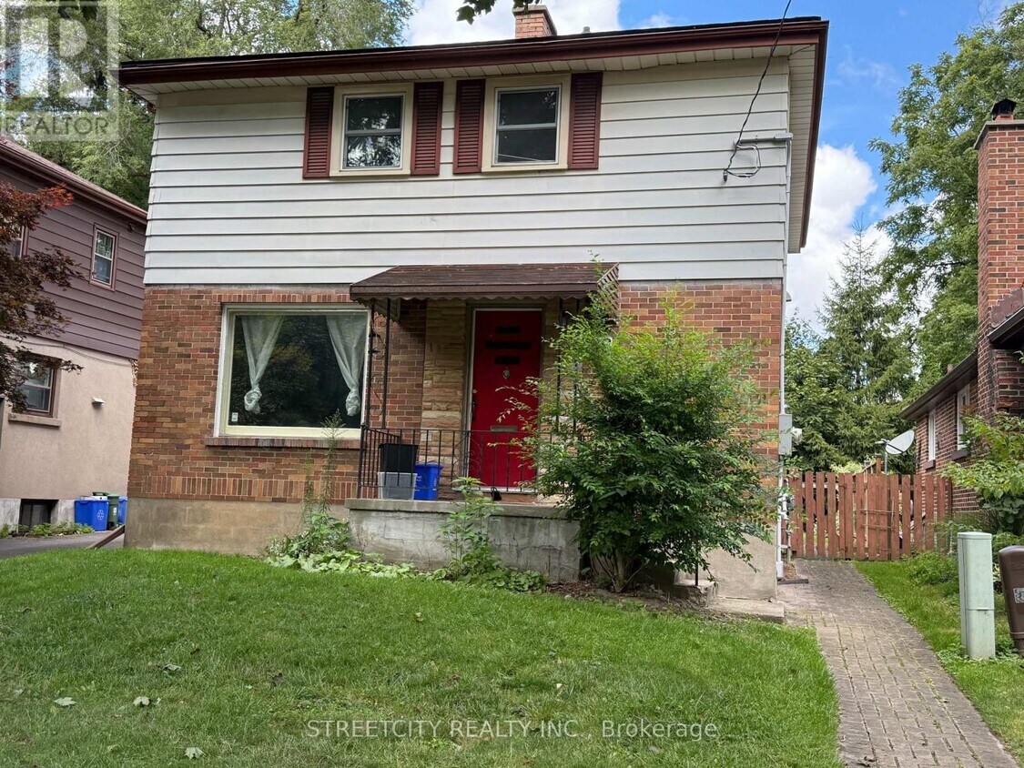Primary Photo - 116 Victoria St