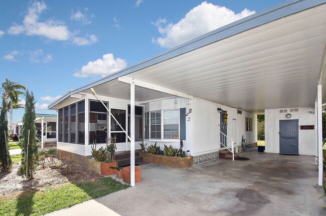 Building Photo - 570 Plaza Del Sol