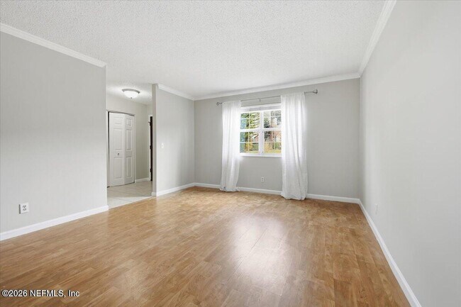 Foto del edificio - 4810 Windrush Ln