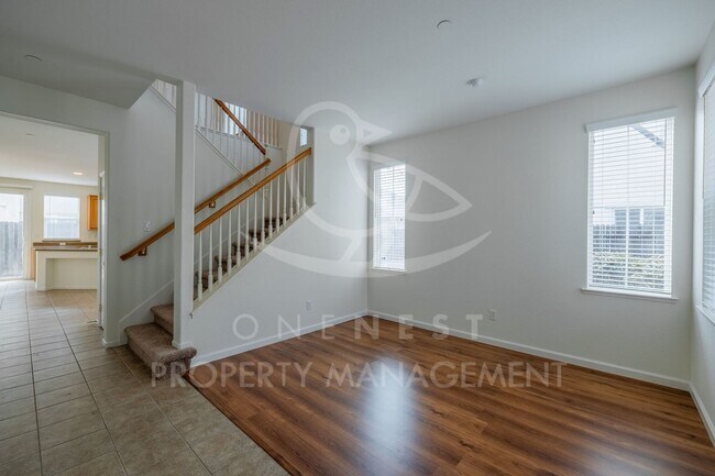 Foto del edificio - Spacious 3-Bedroom Home in Gated Lincoln Crossing Community