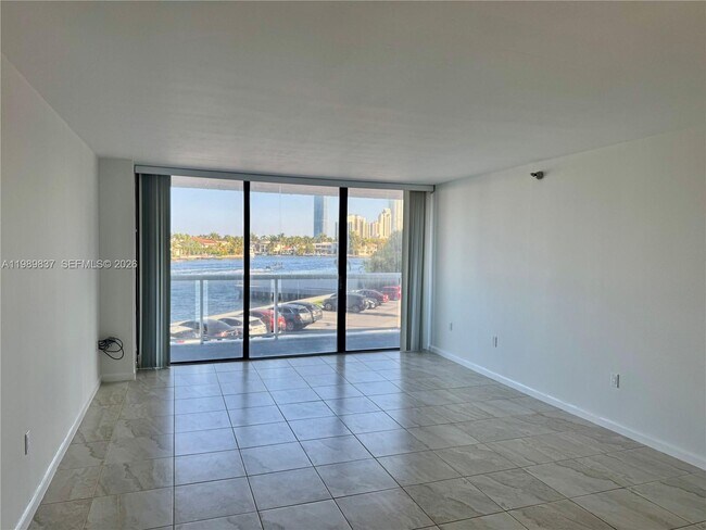 Foto del edificio - 20515 E Country Club Dr