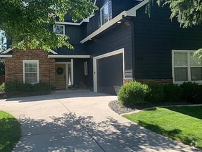 Building Photo - 552 E Whitney Ct