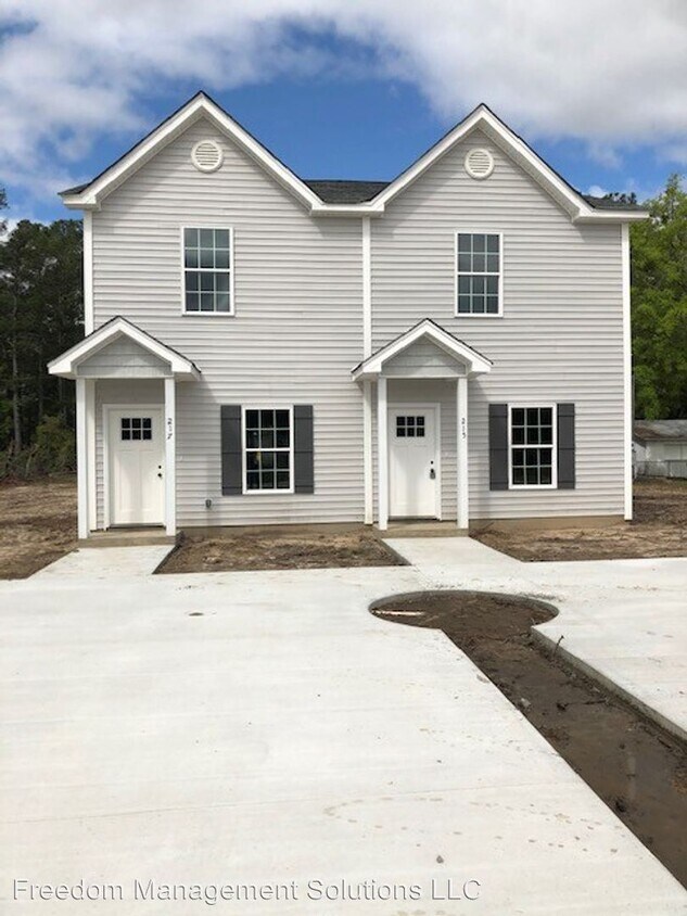 Primary Photo - 217 Blackwell Cir