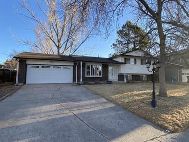Building Photo - 4811 Villa Cir