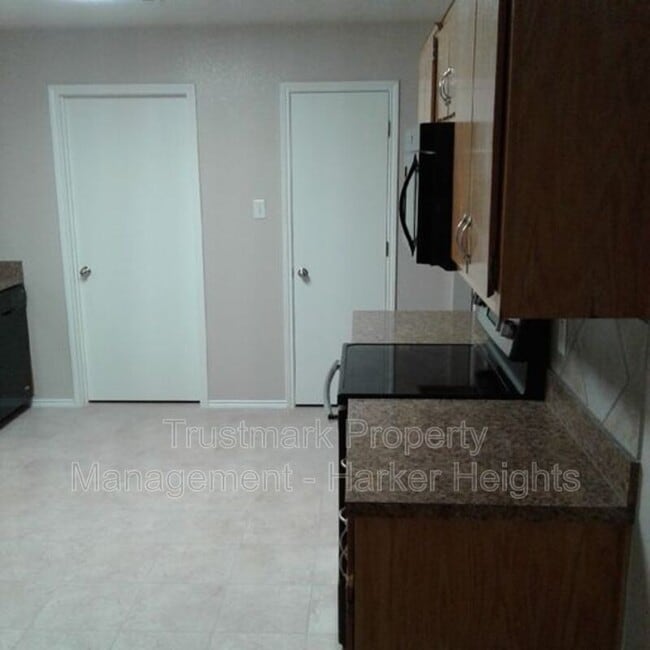 Building Photo - 5304 Vail Dr