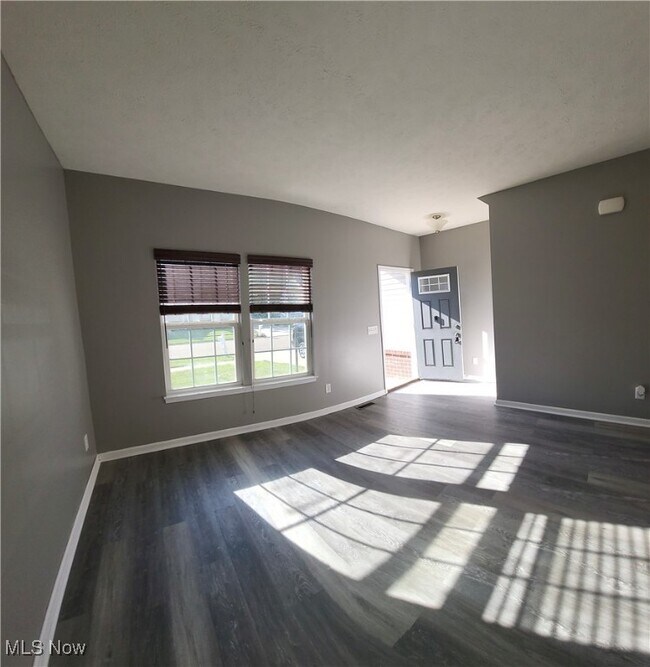 Foto del edificio - 7292 Galena Ave NW