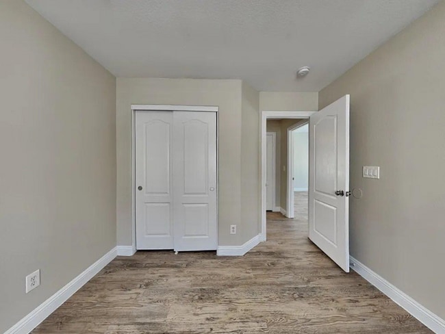 Building Photo - 2763 Bridleton Ave