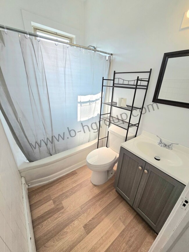 Foto del edificio - 2106 52nd St