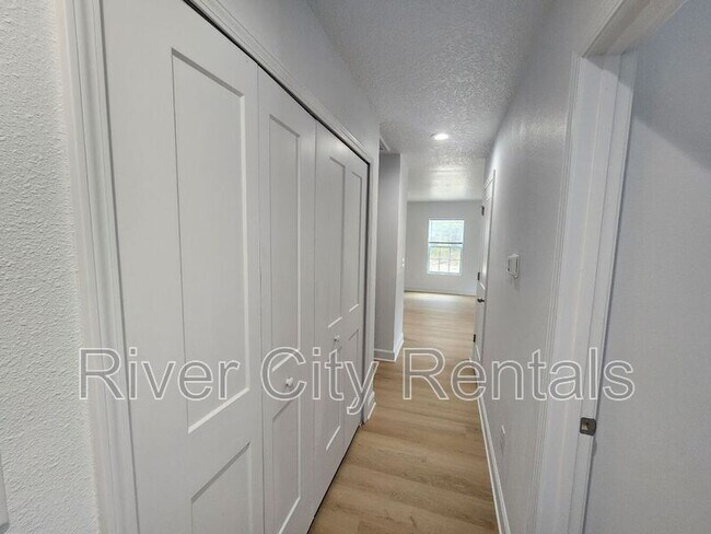 Foto del edificio - 6306 Alliance Ave